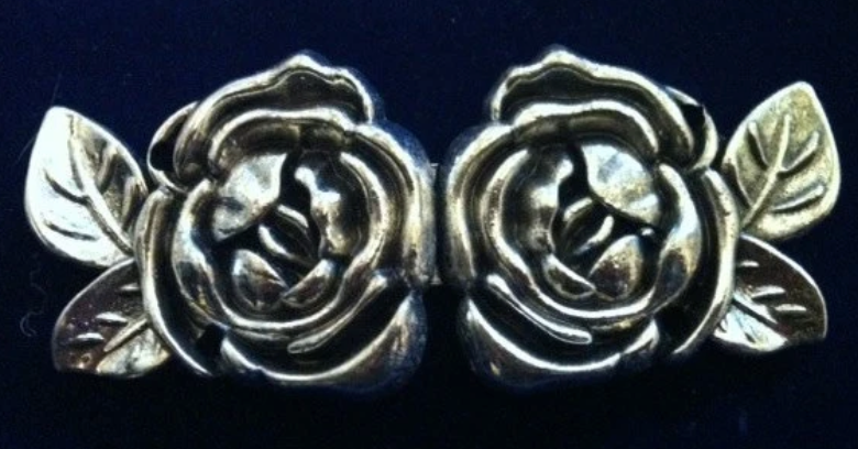 Cloak Clasp - Rose Cloak Clasp Gold or Silver