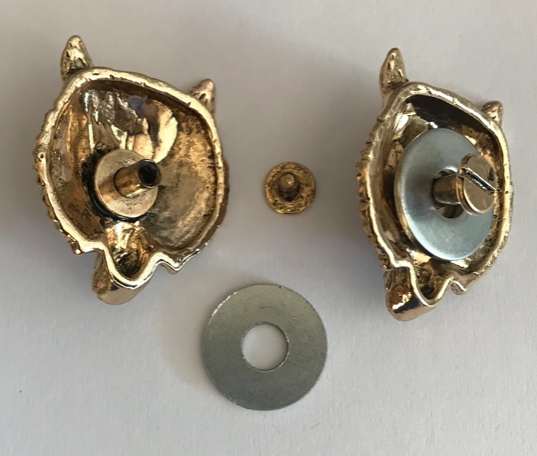 Cloak Clasp - Ferocious Wolf Cloak Clasp Silver or Gold