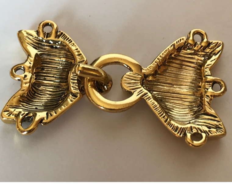 Cloak Clasp - Fox Cloak Clasp available in silver or gold.