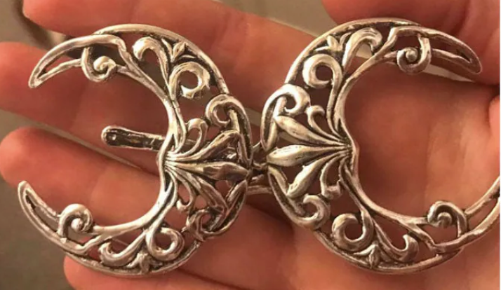 Cloak Clasp - Moon Cloak Clasp Silver, Gold or Black