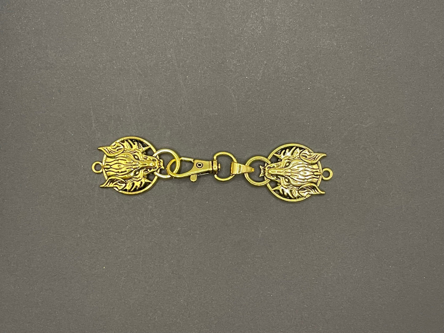 Cloak Clasp - Flat Wolf Cloak Clasp available in silver or gold.
