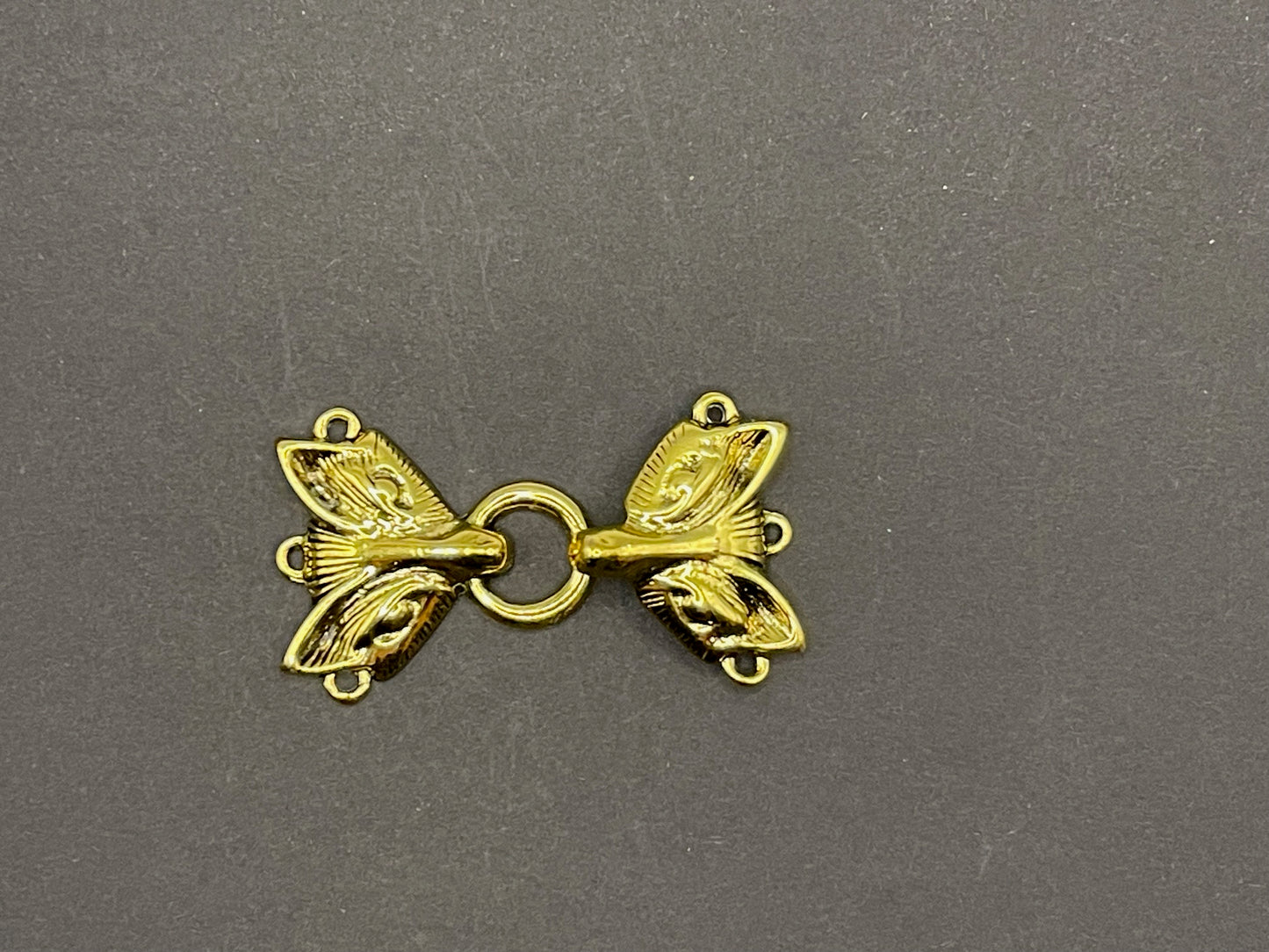 Cloak Clasp - Fox Cloak Clasp available in silver or gold.