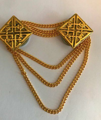 Cloak Clasp - Celtic Cloak Clasp in Gold or Silver