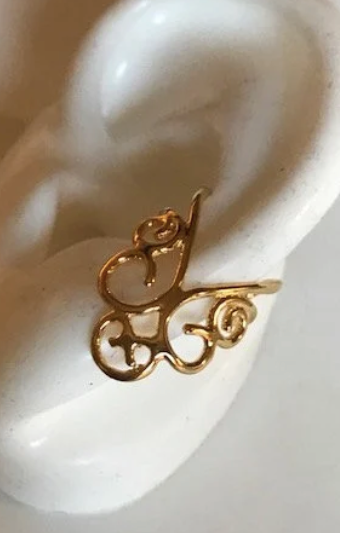 Ear Cuff - Chevron Filigree Ear Cuff in Gold