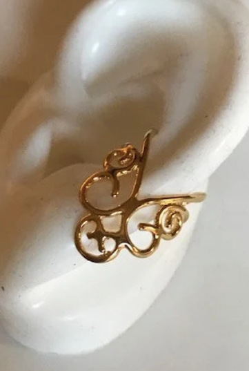 Ear Cuff - Chevron Filigree Ear Cuff in Gold