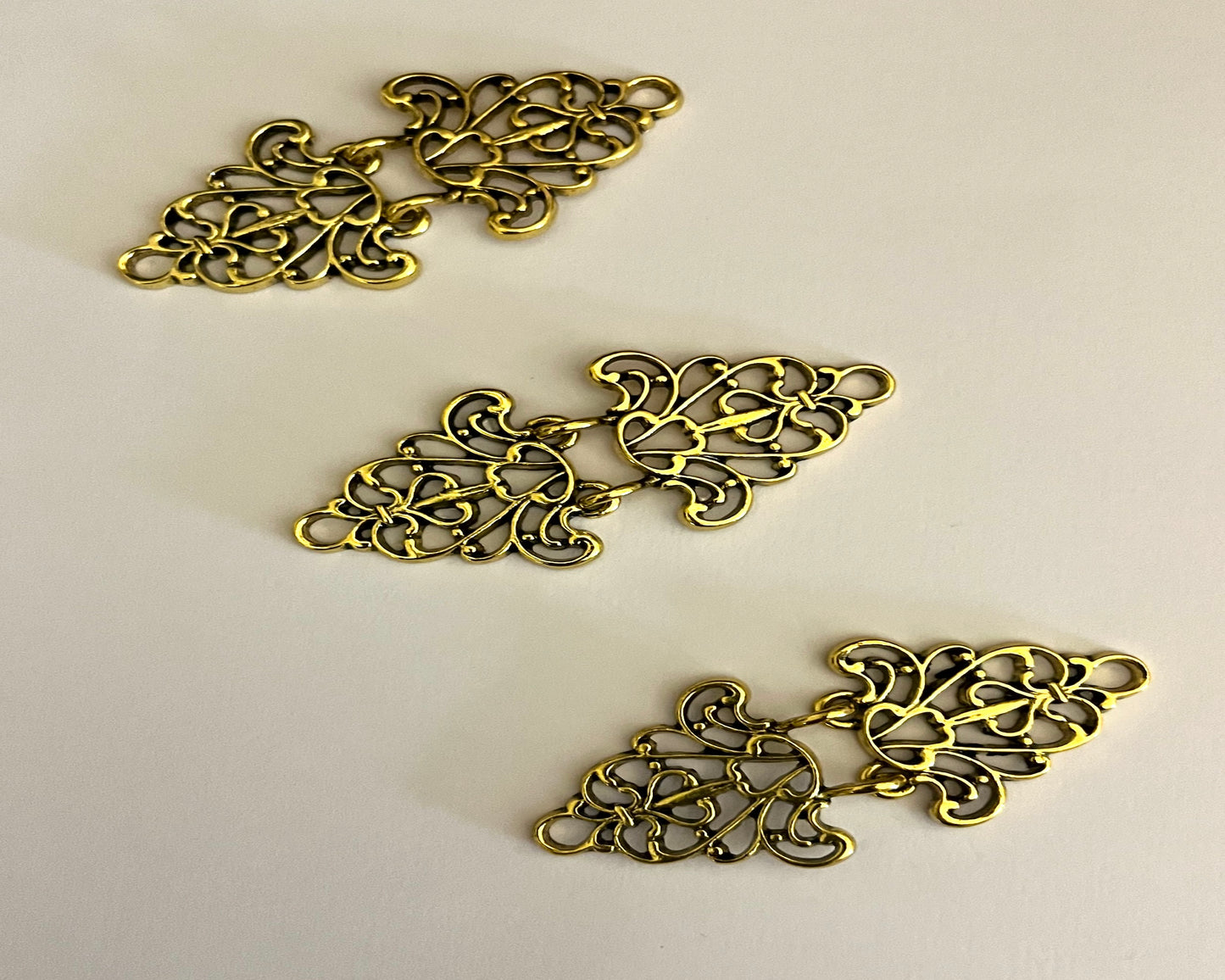 Cloak Clasp - Filigree Set of 3, Cloak Clasps in Silver or Gold