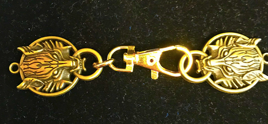 Cloak Clasp - Flat Wolf Cloak Clasp available in silver or gold.